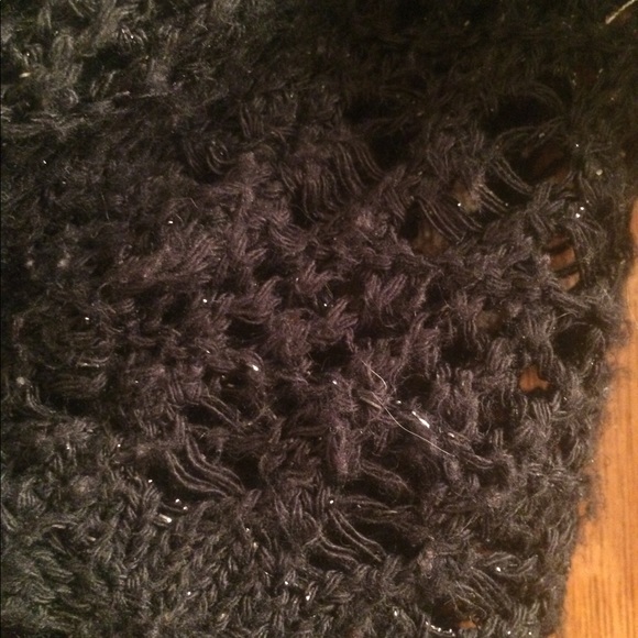 Knitted shawl - Picture 2 of 3